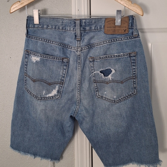 American Eagle Hi-Rise Shortie Distressed Cuffed Denim Shorts Size 29 - Picture 6 of 11